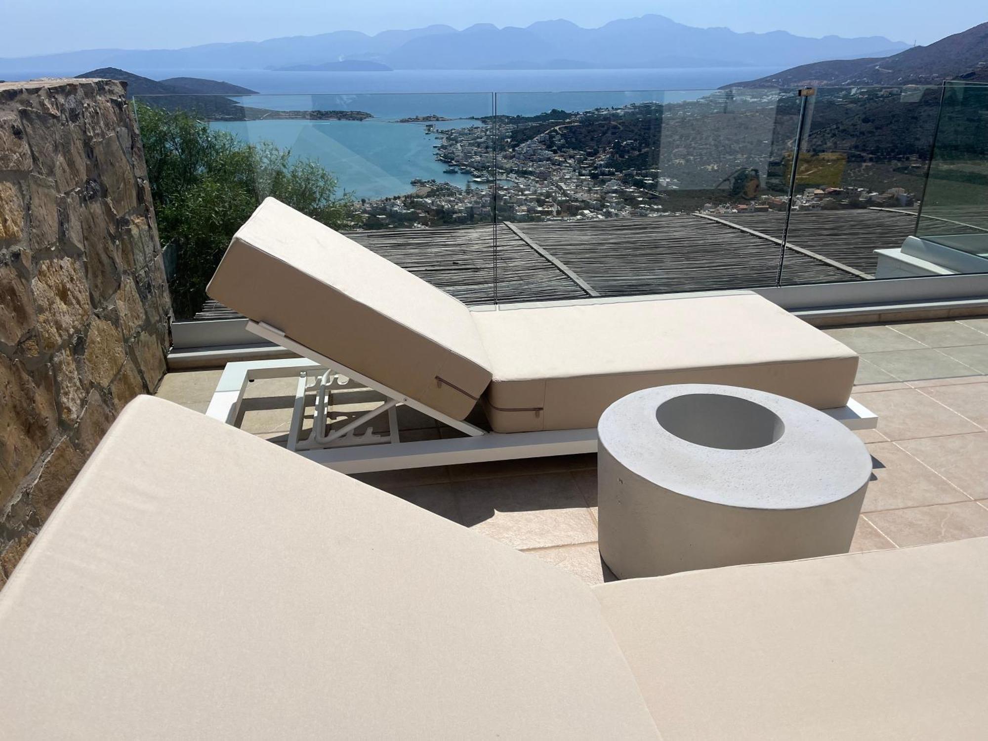 Villa Estee, Luxury Villa With Private Infinity Pool And Jacuzzi 伊罗达 外观 照片