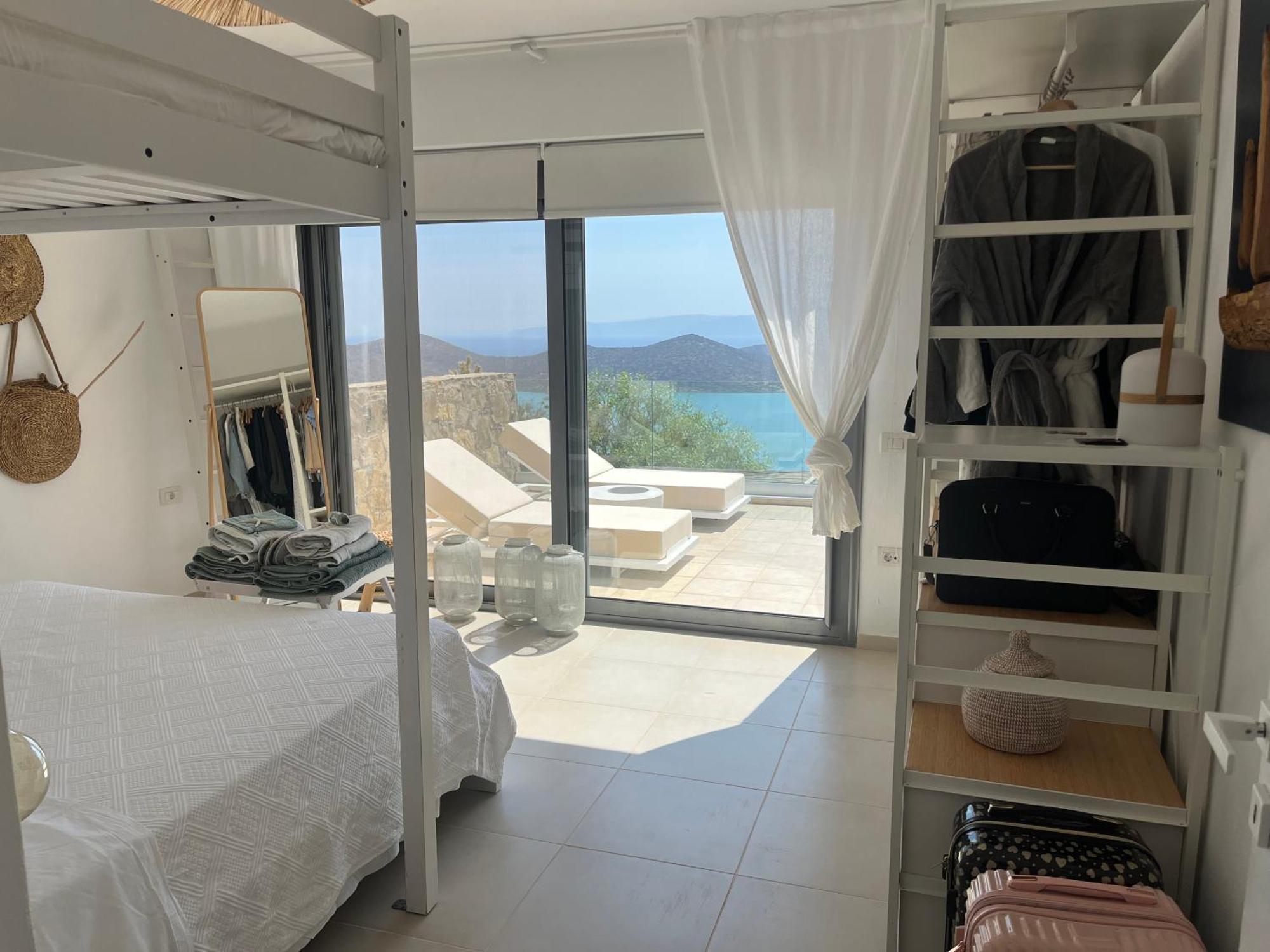 Villa Estee, Luxury Villa With Private Infinity Pool And Jacuzzi 伊罗达 外观 照片