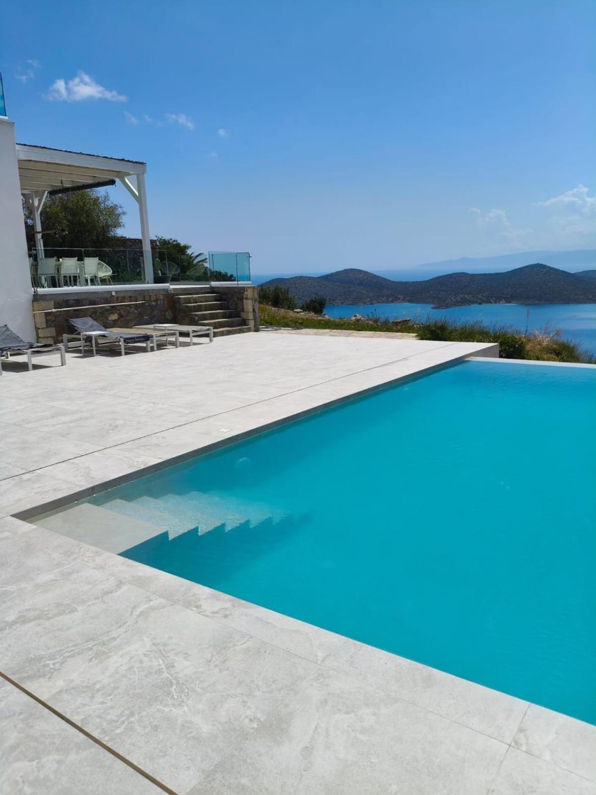 Villa Estee, Luxury Villa With Private Infinity Pool And Jacuzzi 伊罗达 外观 照片